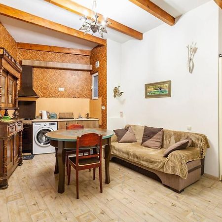 Art House Petunia Apartment Tbilisi Bagian luar foto