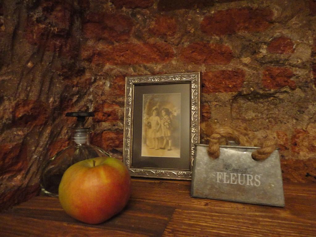 Art House Petunia Apartment Tbilisi Bagian luar foto