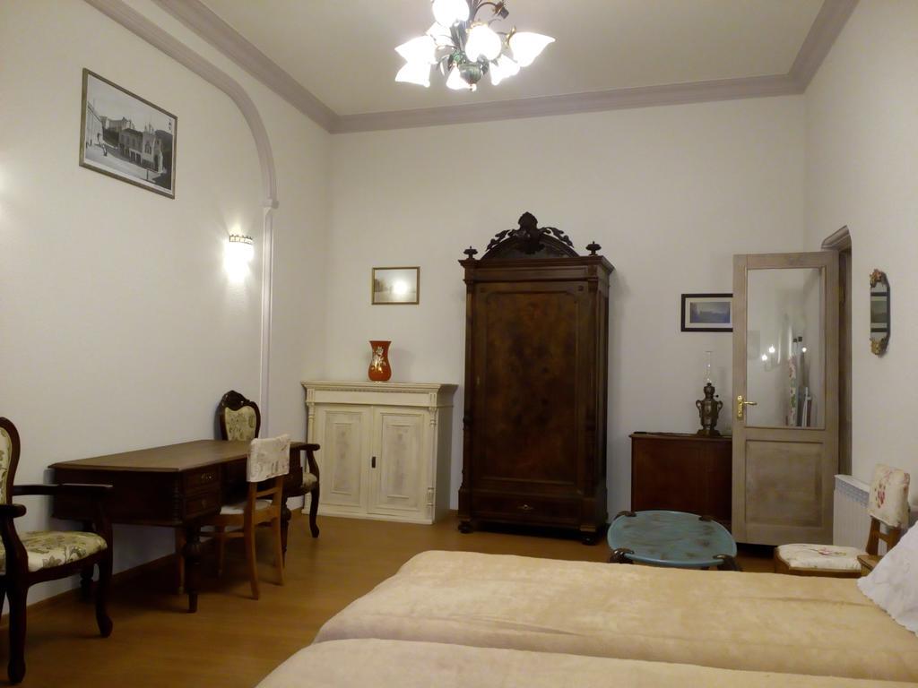 Art House Petunia Apartment Tbilisi Bagian luar foto