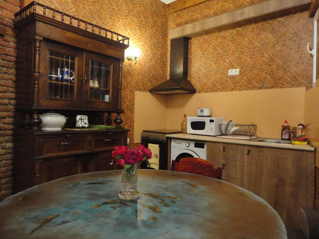Art House Petunia Apartment Tbilisi Bagian luar foto