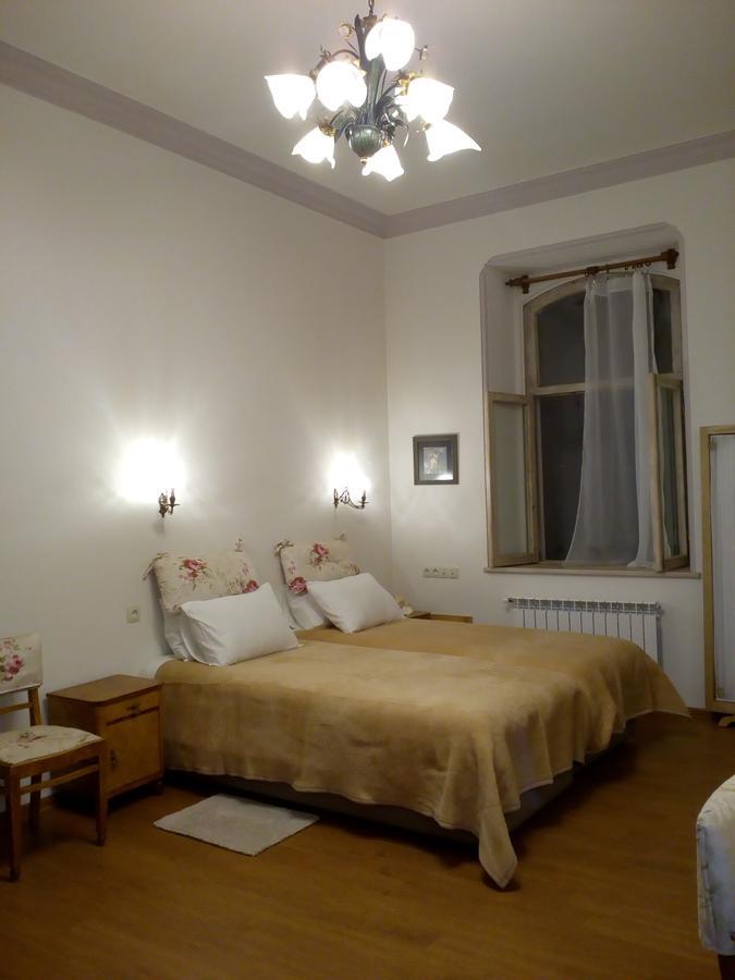 Art House Petunia Apartment Tbilisi Bagian luar foto