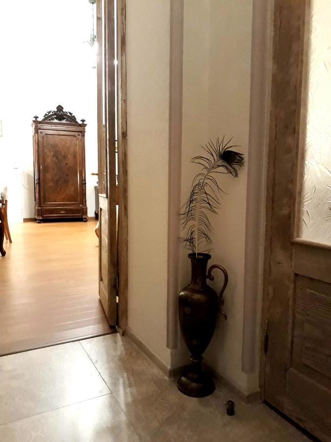Art House Petunia Apartment Tbilisi Bagian luar foto