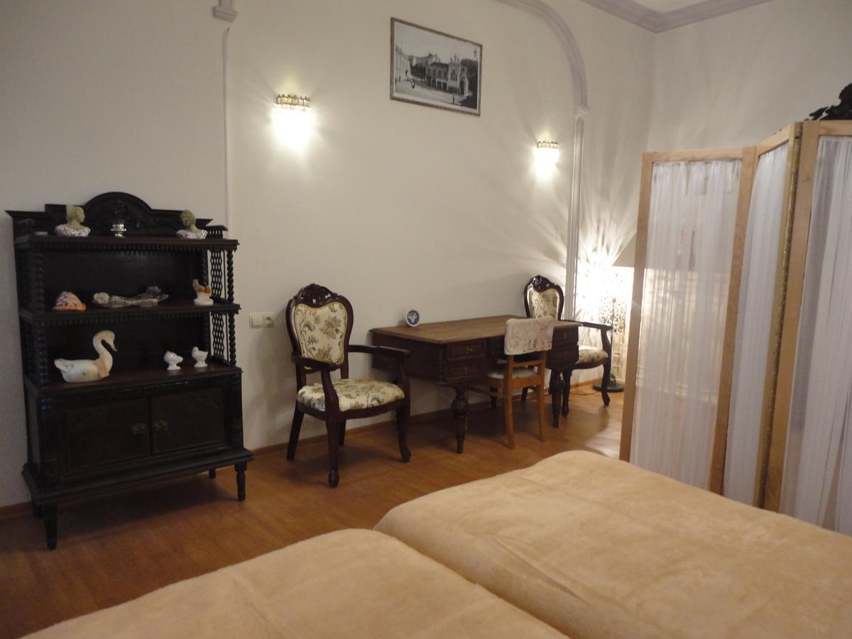 Art House Petunia Apartment Tbilisi Bagian luar foto