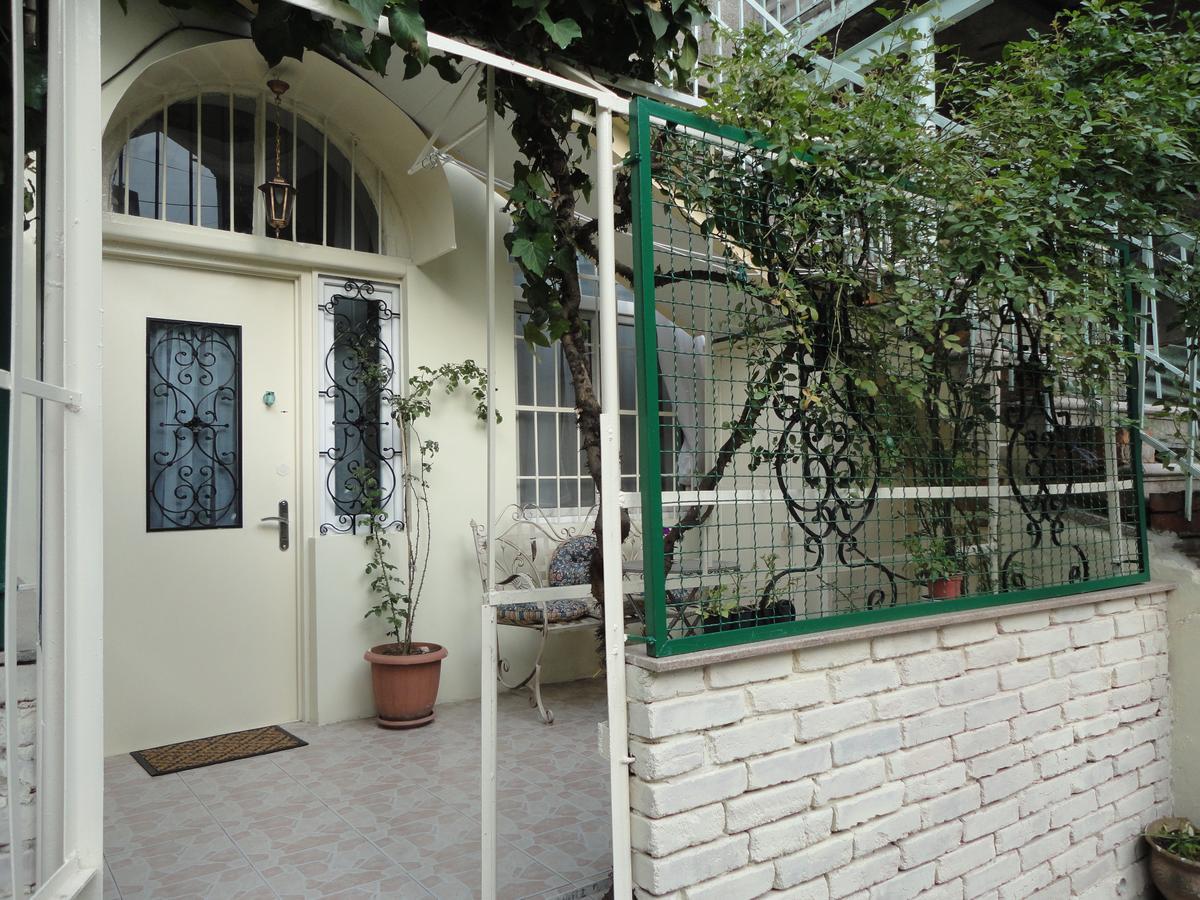 Art House Petunia Apartment Tbilisi Bagian luar foto