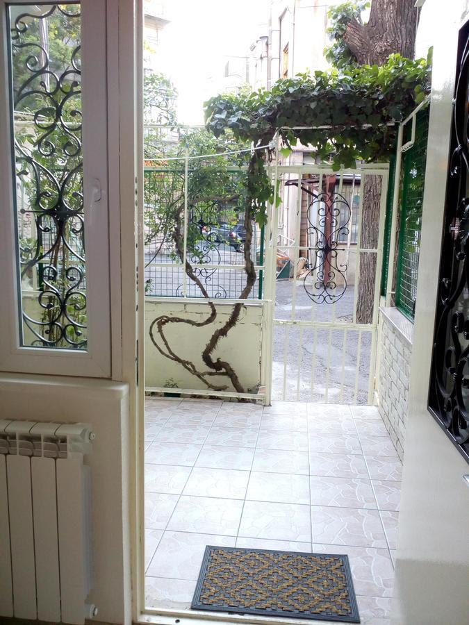 Art House Petunia Apartment Tbilisi Bagian luar foto