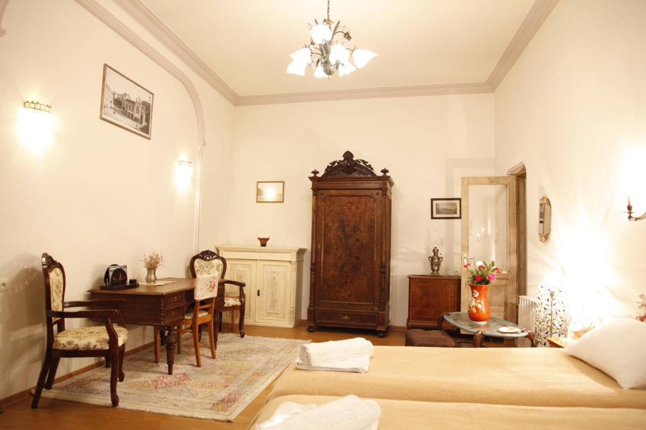 Art House Petunia Apartment Tbilisi Bagian luar foto