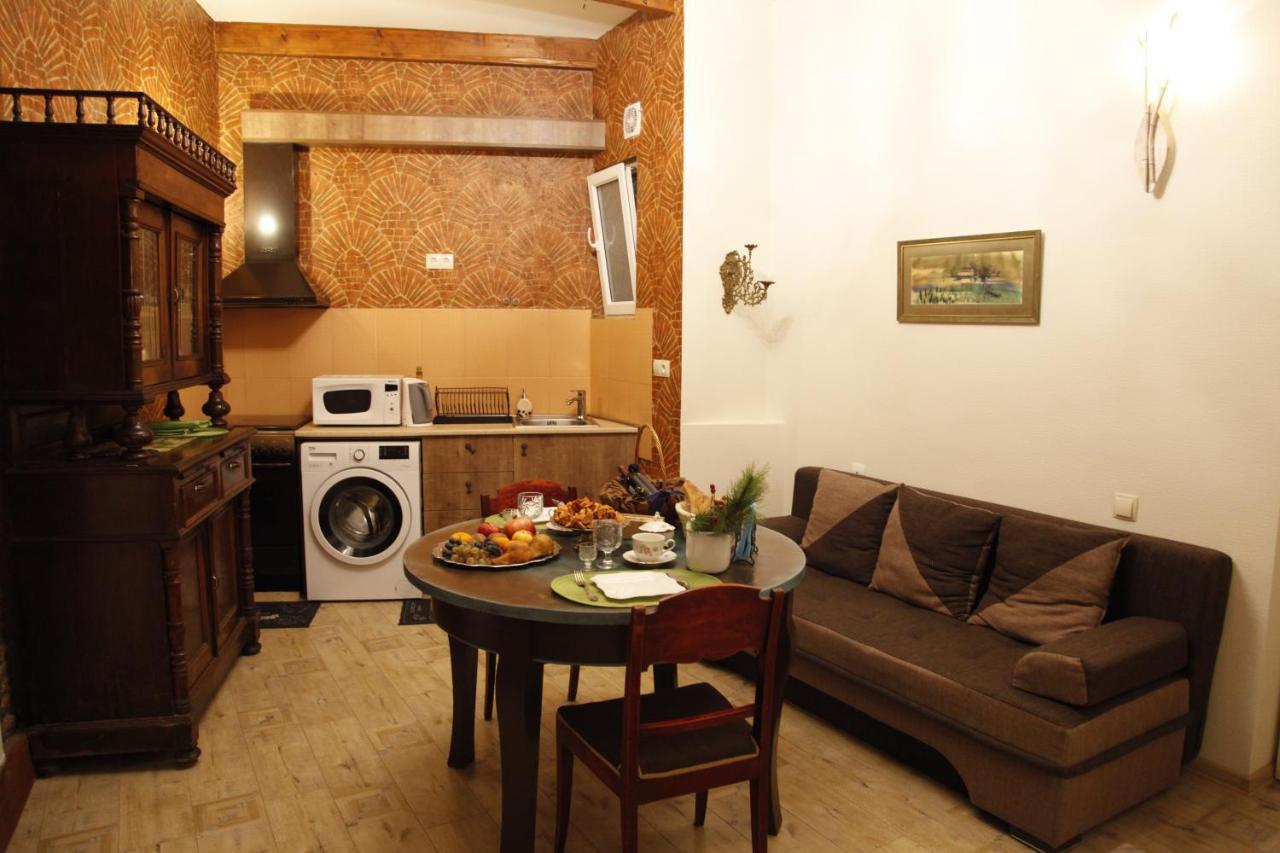 Art House Petunia Apartment Tbilisi Bagian luar foto
