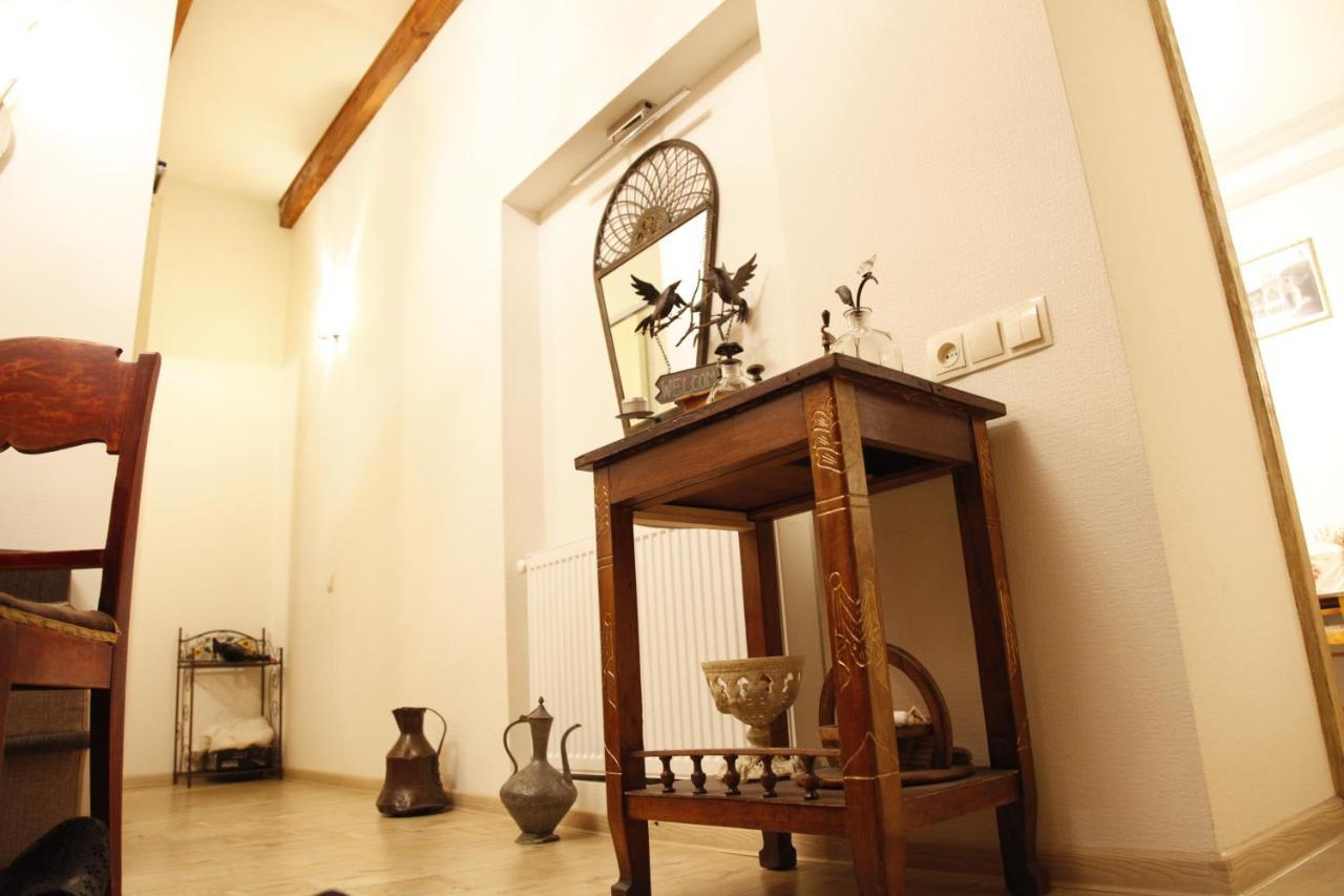 Art House Petunia Apartment Tbilisi Bagian luar foto